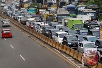 Polisi tes urine pengemudi Juke