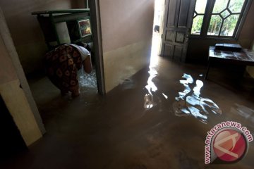 Luapan Kali Bekasi rendam tiga perumahan 