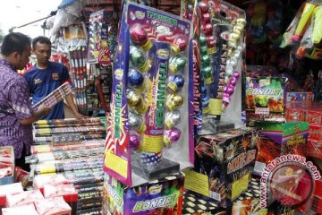 Omzet pedagang mainan Pasar Gembrong naik 30 persen saat Lebaran