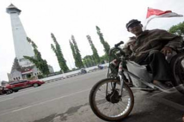 BERKURSI RODA KELILING INDONESIA