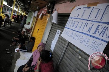 Pedagang teriakkan "lawan Jonan" di Stasiun Kroya