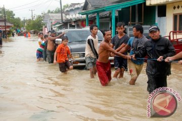 Di mana-mana hujan dan banjir