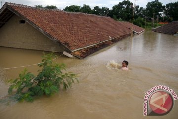 Banjir di Lebak hanyutkan satu rumah