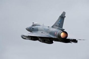 30 pesawat Prancis gempur pangkalan militan di Mali
