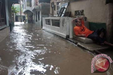 Banjir satu meter rendam tiga RW di Petogogan