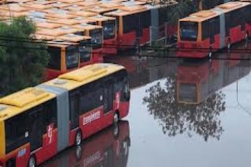 Tomang banjir, TransJakarta koridor 3 stop operasi