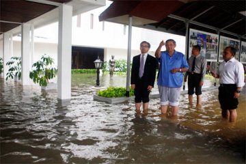 Presiden tinjau banjir di Istana