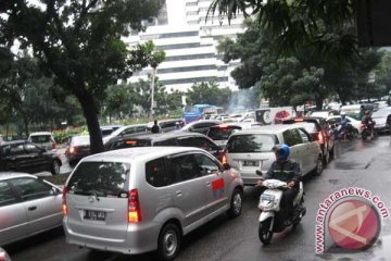 Lalu lintas beberapa titik di Jakarta lumpuh