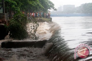 11 orang meninggal dunia selama banjir Jakarta