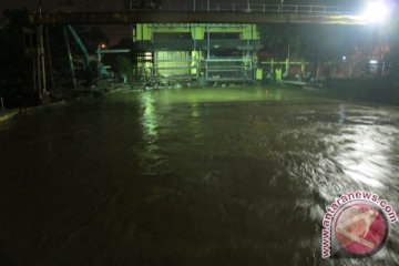 Banjir surut, warga Manggarai enggan tinggalkan posko 