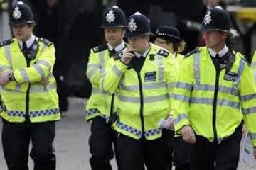 Polisi tangkap dua orang terkait ledakan di masjid Inggris