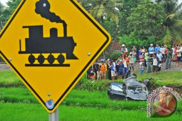 KA Argo Anggrek-truk tabrakan di Kendal