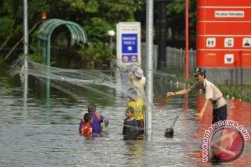 Ketinggian air di Penjaringan 20 cm 