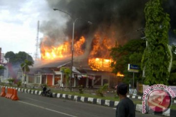 90 orang diduga kuat pelaku kerusuhan Sumbawa