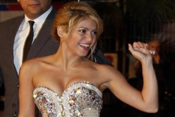 Shakira tunda tur dunia