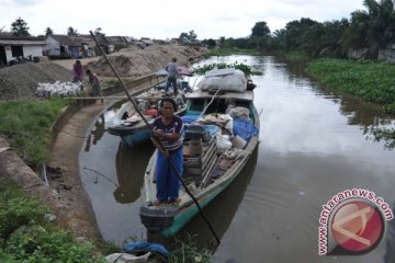 Gunakan kapal "ketek"