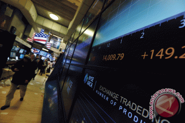 Wall Street jatuh karena laba emiten lemah
