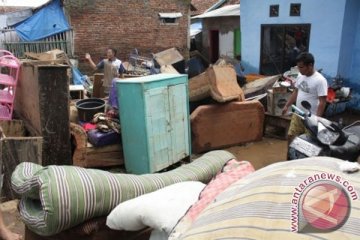 Tiga jembatan rusak akibat banjir di Garut