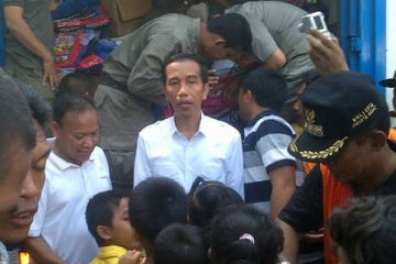 Presiden sambangi warga Semper