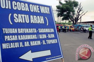 Uji coba "one way" Karawang terus dimatangkan