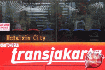 Operasi bus Transjakarta terhambat genangan air
