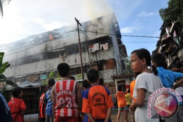Saksikan Rusun terbakar 