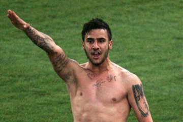 Katidis dilarang bermain seumur hidup