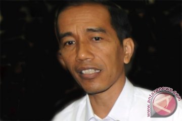 Soal capres, Jokowi hanya komentar di luar pagar kantor