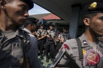 Satu peleton polisi jaga Lapas Cebongan