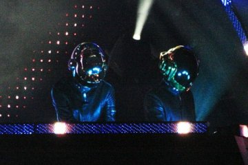 Single Daft Punk nomor satu di Inggris