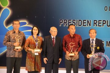 Aqua raih Indonesia MDG Awards 2012