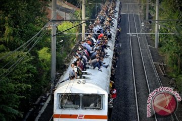 KRL Ekonomi Non-AC Jabodetabek dihapus bertahap