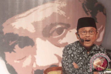 Habibie prihatin kaum ibu terpaksa jadi TKW