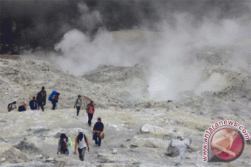 Warga sekitar Papandayan waspadai kemungkinan erupsi gas