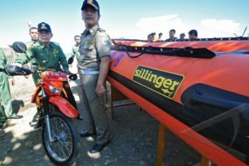 SERAHKAN BANTUAN BNPB