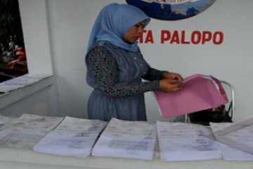 MENGUMPULKAN DOKUMEN