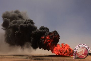 Orang suku ledakkan pipa minyak Yaman