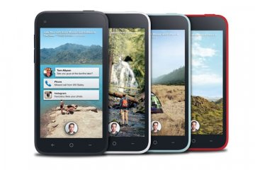 Facebook jadi layar utama di HTC First