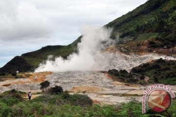 PVMBG ingatkan warga tidak mendekati Kawah Timbang