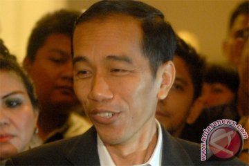 Pantau UN SMA, Jokowi disodori proposal OSIS