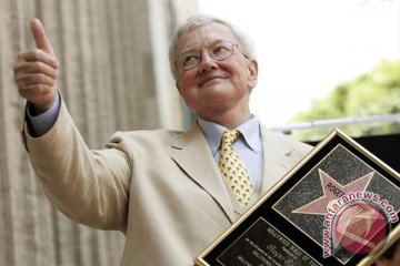 Roger Ebert dimakamkan di Chicago