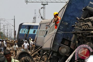 Dua tewas, 50 luka dalam kecelakaan kereta di India
