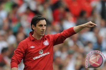 Neville desak MU angkat bicara soal Moyes