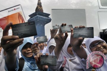 Jokowi: uang KJP jangan buat beli handphone