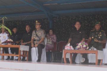 Sondakh berbaur dengan TNI AD