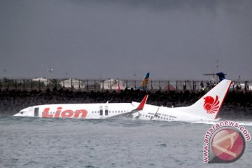 Polda Bali dampingi korban tergelincirnya Lion Air