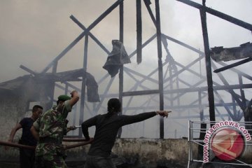 Asrama TNI AD di Cirebon terbakar