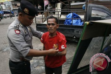 Tim Saber Pungli amankan preman parkir liar