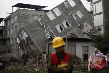 Gempa di Sichuan, china, tewaskan 13 orang, termasuk 6 wisatawan 