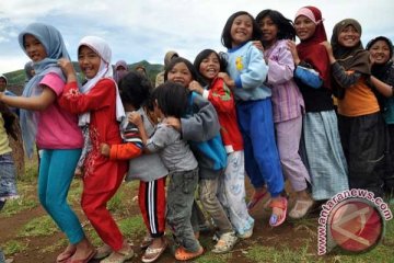 Anak pengungsi gempa Dieng diharapkan kembali sekolah